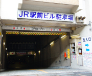 JR駅前ビル駐車場